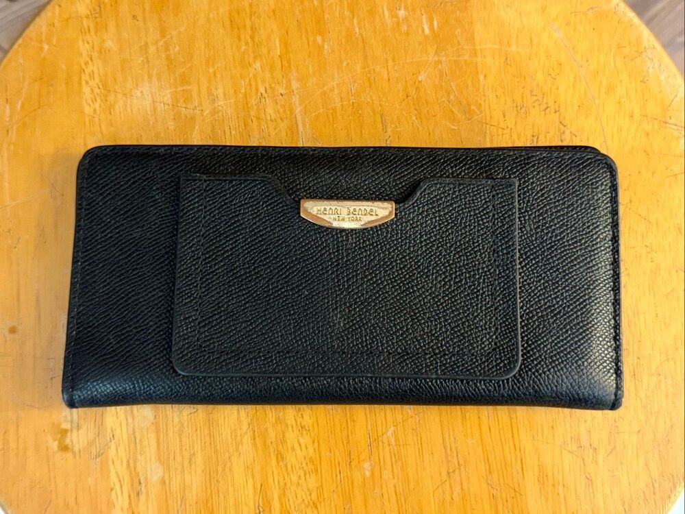 Henri Bendel New York Black Leather Continental Wallet Gold Hardware (9242)